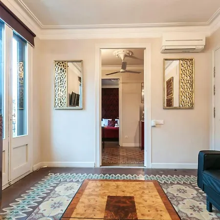 With One Bedroom In Barcelona, With Wonderful City View, Balcony And Wifi - 3 Km From The شقة