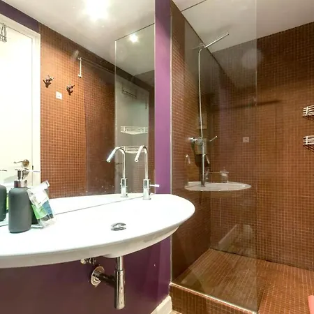 With One Bedroom In Barcelona, With Wonderful City View, Balcony And Wifi - 3 Km From The شقة برشلونة