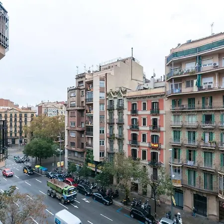 With One Bedroom In Barcelona, With Wonderful City View, Balcony And Wifi - 3 Km From The