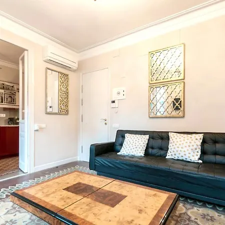 With One Bedroom In Barcelona, With Wonderful City View, Balcony And Wifi - 3 Km From The