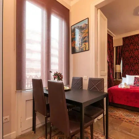 With One Bedroom In Barcelona, With Wonderful City View, Balcony And Wifi - 3 Km From The برشلونة